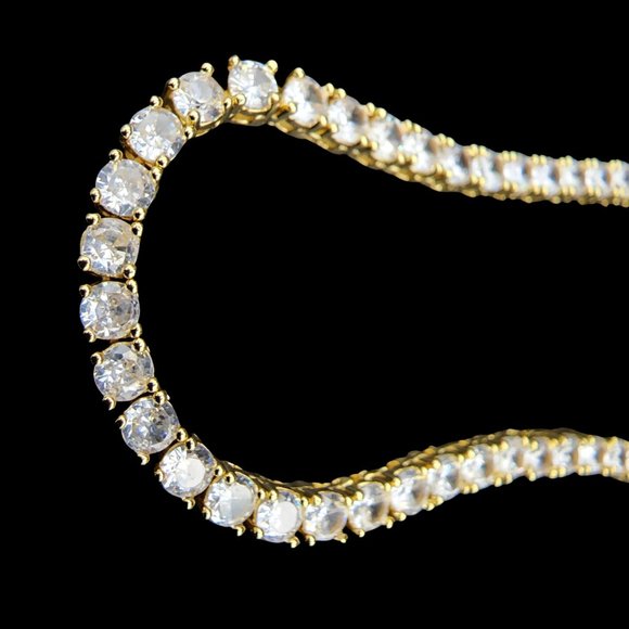 NEW Women’s Cubic Zirconia 18k Gold-Plated Stainless-Steel Necklace 132 CZ Stone - Picture 7 of 9